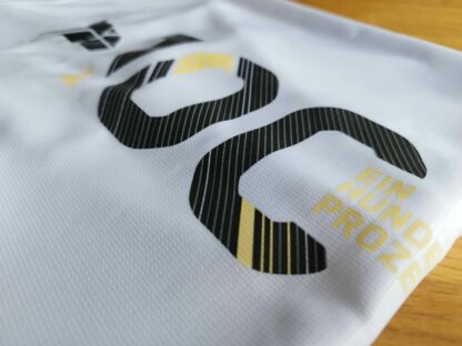 laufshirt_gold_100_deutschland